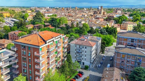appartamento in vendita a Reggio nell'Emilia in zona Città Storica