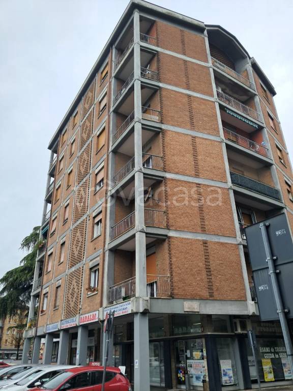 appartamento in vendita a Reggio nell'Emilia in zona Città Storica