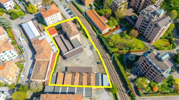 terreno edificabile in vendita a Reggio nell'Emilia in zona Città Storica