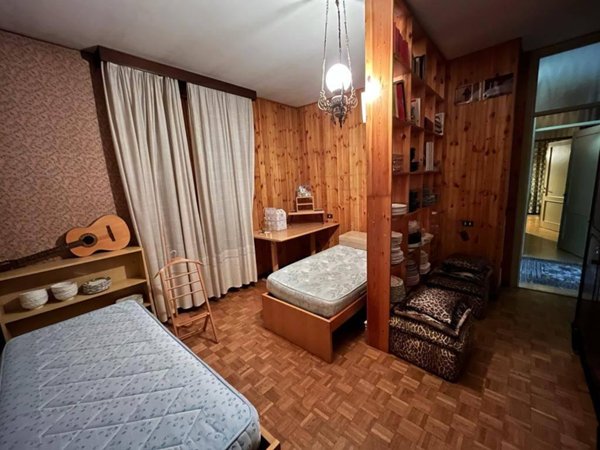 casa indipendente in vendita a Reggio nell'Emilia in zona Città Storica