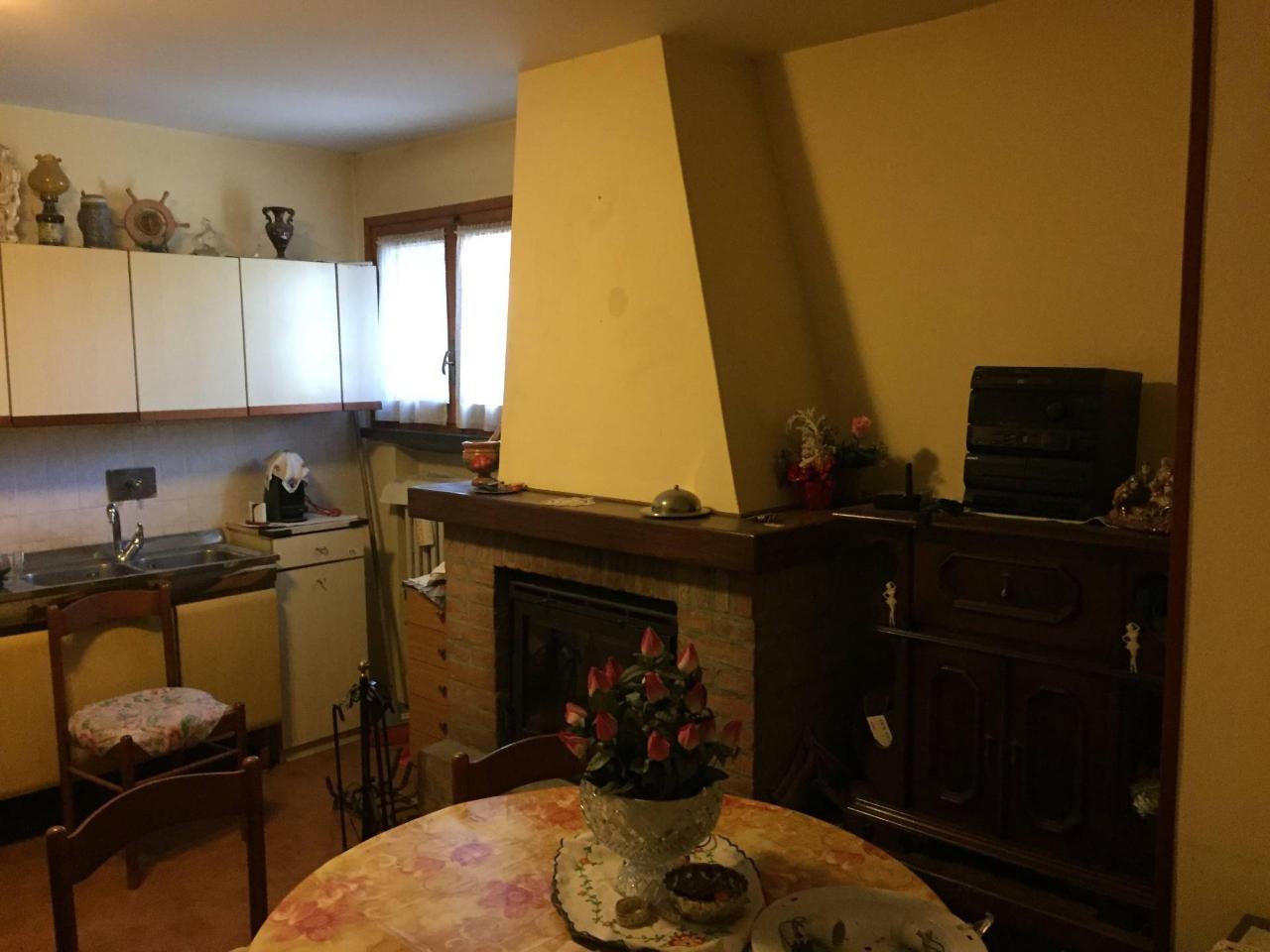 casa indipendente in vendita a Reggio nell'Emilia in zona Città Storica