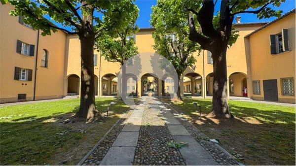 appartamento in vendita a Reggio nell'Emilia in zona Città Storica