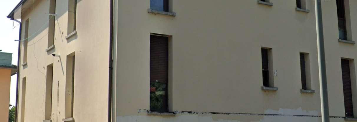 casa indipendente in vendita a Reggio nell'Emilia in zona Città Storica