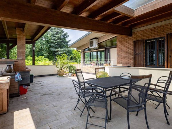 casa indipendente in vendita a Reggio nell'Emilia in zona Codemondo