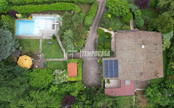 casa indipendente in vendita a Reggio nell'Emilia in zona Codemondo