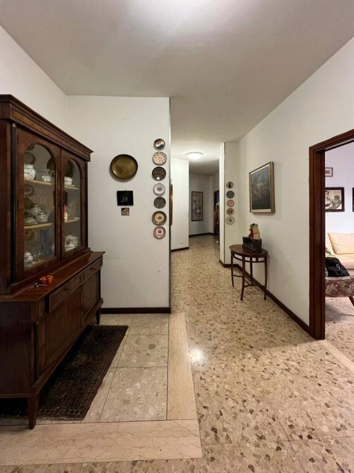 appartamento in vendita a Reggio nell'Emilia in zona Città Storica
