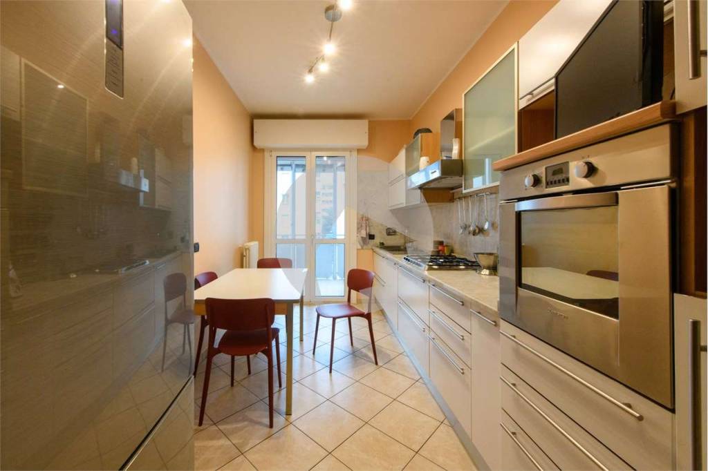 appartamento in vendita a Reggio nell'Emilia in zona Ospizio