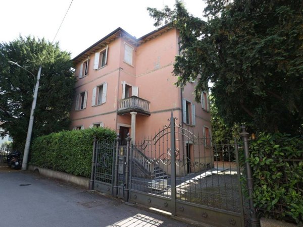 casa indipendente in vendita a Reggio nell'Emilia