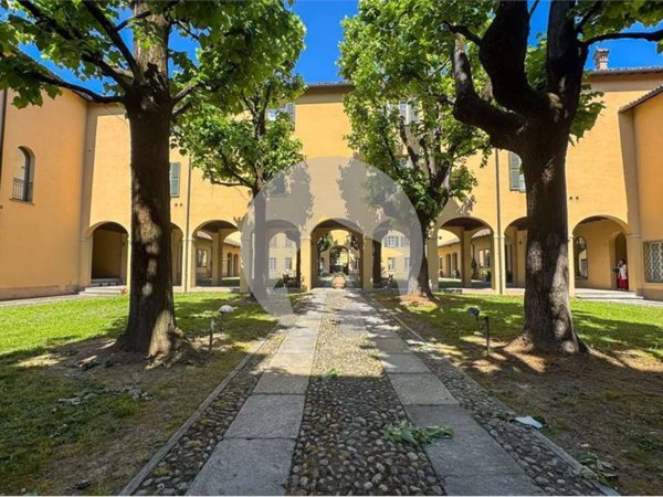 appartamento in vendita a Reggio nell'Emilia in zona Città Storica