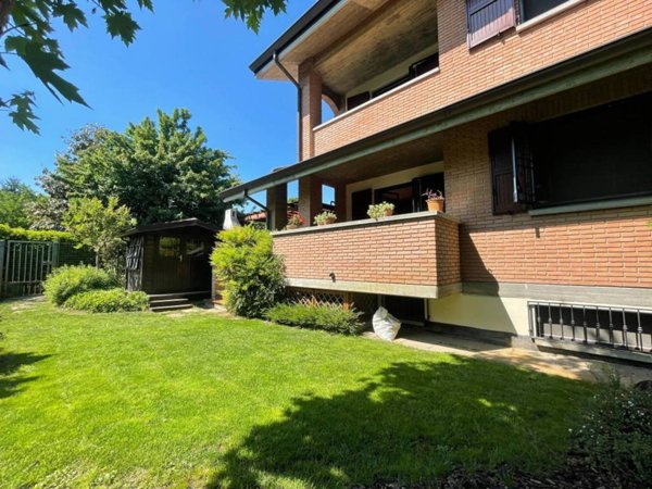 casa indipendente in vendita a Reggio nell'Emilia in zona Roncina