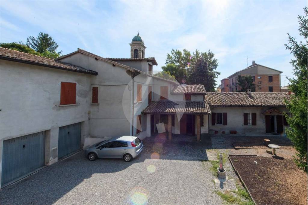 casa indipendente in vendita a Reggio nell'Emilia in zona Cadè / Gaida