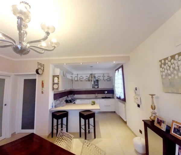casa indipendente in vendita a Reggio nell'Emilia in zona Corticella
