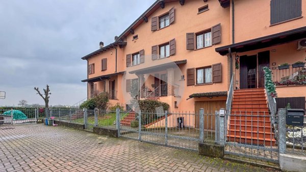 casa indipendente in vendita a Reggio nell'Emilia in zona Roncadella