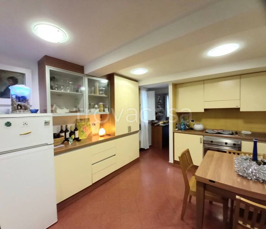 appartamento in vendita a Reggio nell'Emilia in zona Città Storica
