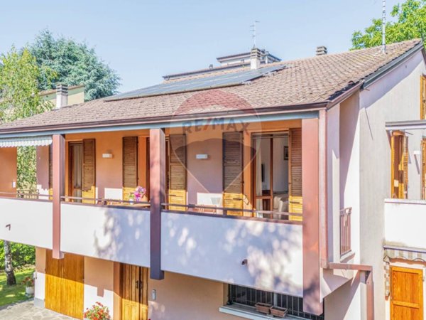 casa indipendente in vendita a Reggio nell'Emilia in zona Città Storica