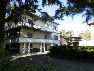 casa indipendente in vendita a Reggio nell'Emilia in zona Città Storica