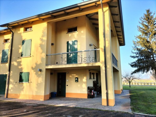 casa indipendente in vendita a Reggio nell'Emilia in zona Masone