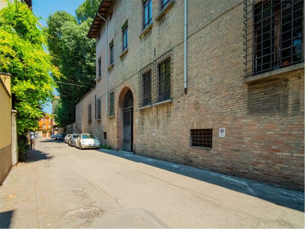 appartamento in vendita a Reggio nell'Emilia in zona Città Storica