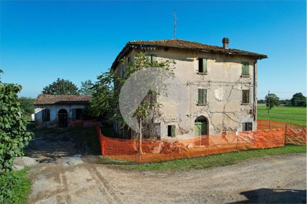 casa indipendente in vendita a Reggio nell'Emilia
