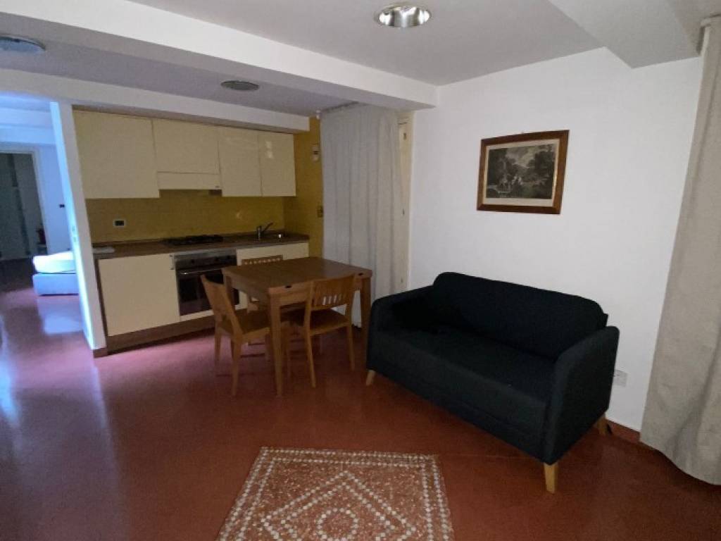 appartamento in vendita a Reggio nell'Emilia in zona Città Storica