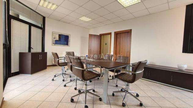 ufficio in vendita a Reggio nell'Emilia in zona Tribunale