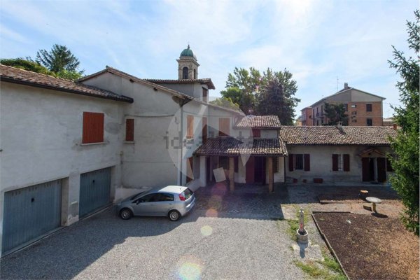 casa indipendente in vendita a Reggio nell'Emilia
