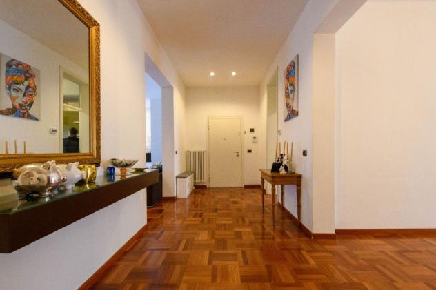 casa indipendente in vendita a Reggio nell'Emilia in zona Città Storica