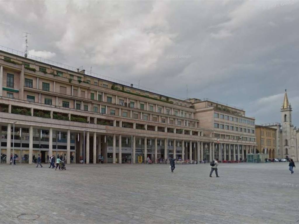 appartamento in vendita a Reggio nell'Emilia in zona Città Storica