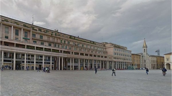 appartamento in vendita a Reggio nell'Emilia in zona Città Storica