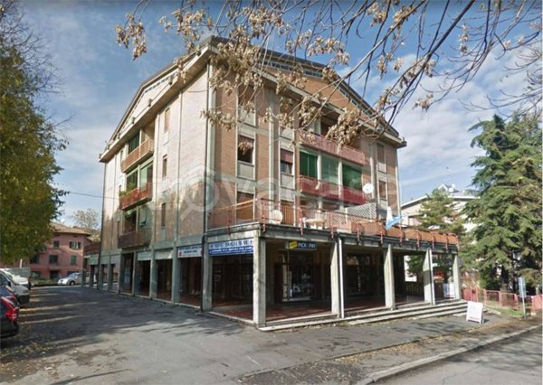 negozio in vendita a Reggio nell'Emilia in zona Cadè / Gaida