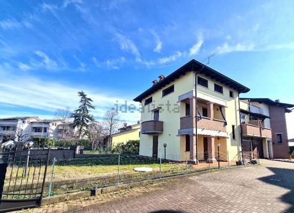 casa indipendente in vendita a Reggio nell'Emilia in zona San Bartolomeo