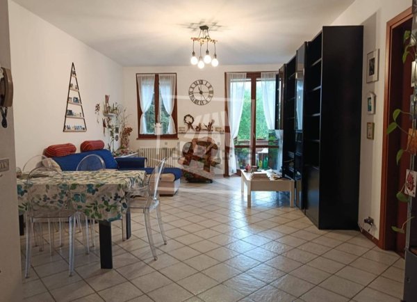 appartamento a Reggio nell'Emilia in zona San Pellegrino / Villa Canali