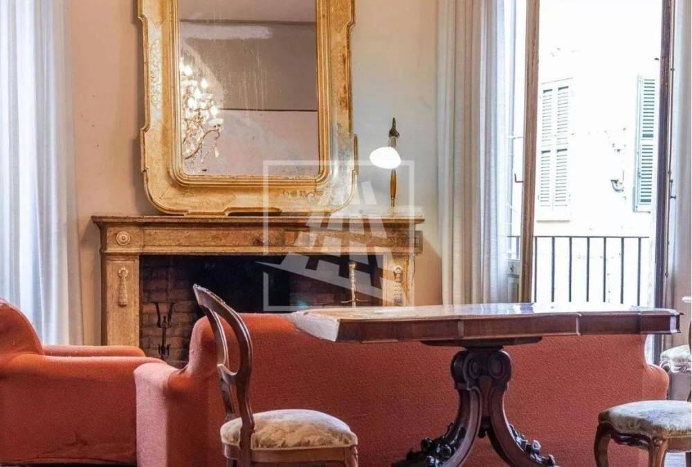 casa indipendente in vendita a Reggio nell'Emilia in zona Città Storica