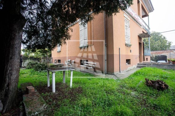 casa indipendente in vendita a Reggio nell'Emilia in zona Pieve Modolena