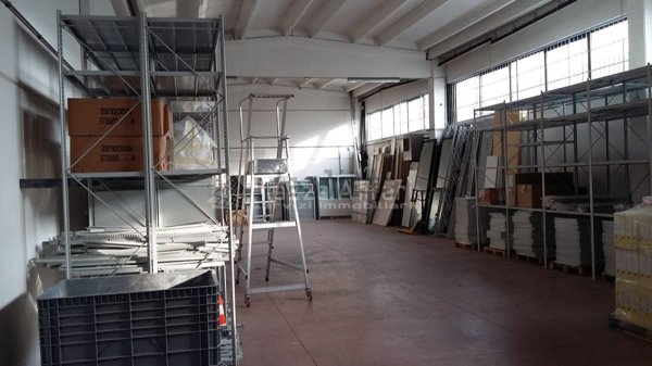 ufficio in vendita a Reggio nell'Emilia in zona Buco del Signore