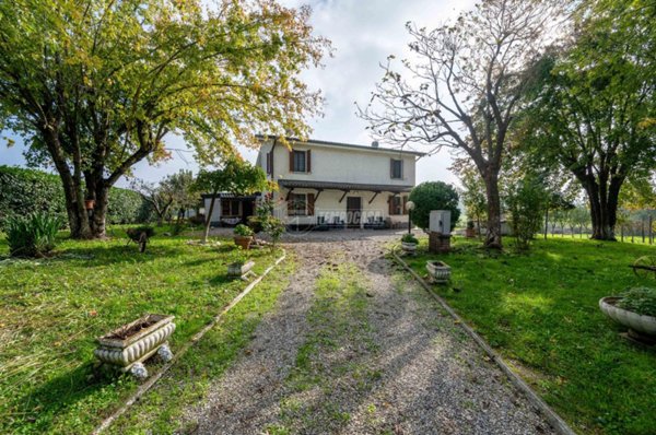 casa indipendente in vendita a Reggio nell'Emilia in zona Fogliano