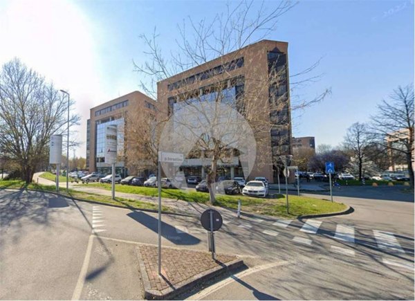 ufficio in vendita a Reggio nell'Emilia in zona Tribunale