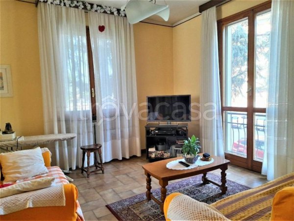 casa indipendente in vendita a Reggio nell'Emilia in zona Carrozzone