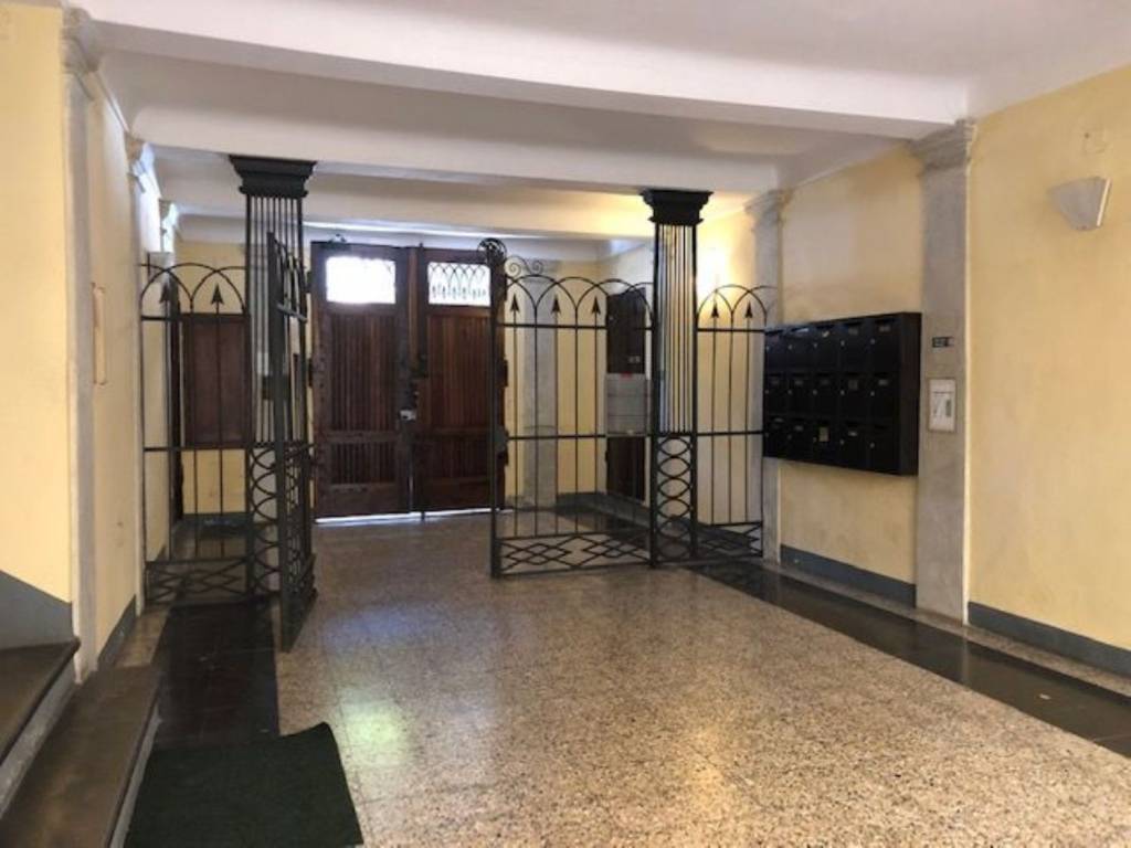 ufficio in vendita a Reggio nell'Emilia in zona Città Storica