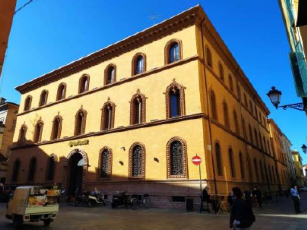 intera palazzina in vendita a Reggio nell'Emilia
