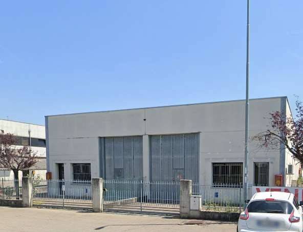locale commerciale in vendita a Reggio nell'Emilia