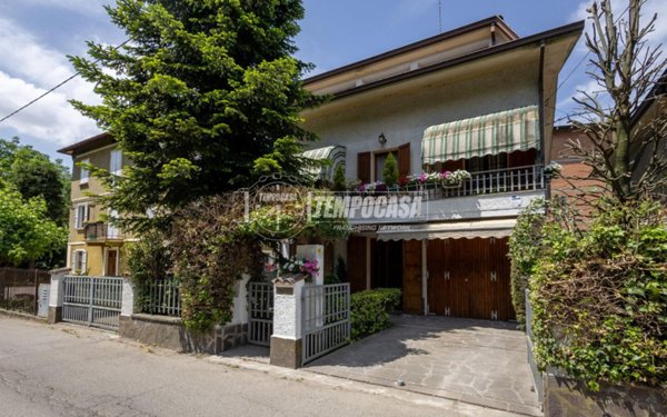 casa indipendente in vendita a Reggio nell'Emilia in zona Città Storica