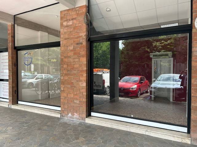 negozio in vendita a Reggio nell'Emilia