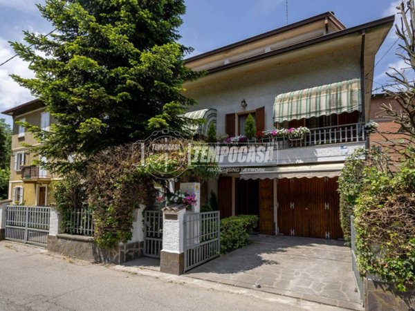 casa indipendente in vendita a Reggio nell'Emilia in zona San Maurizio
