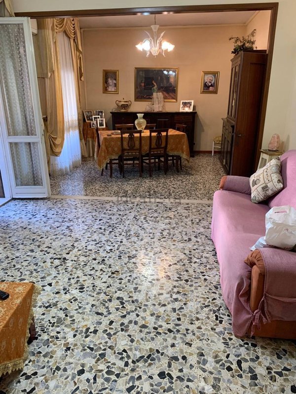 appartamento in vendita a Reggio nell'Emilia in zona Città Storica