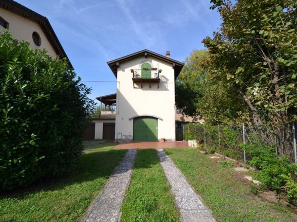 casa indipendente in vendita a Reggio nell'Emilia in zona Codemondo