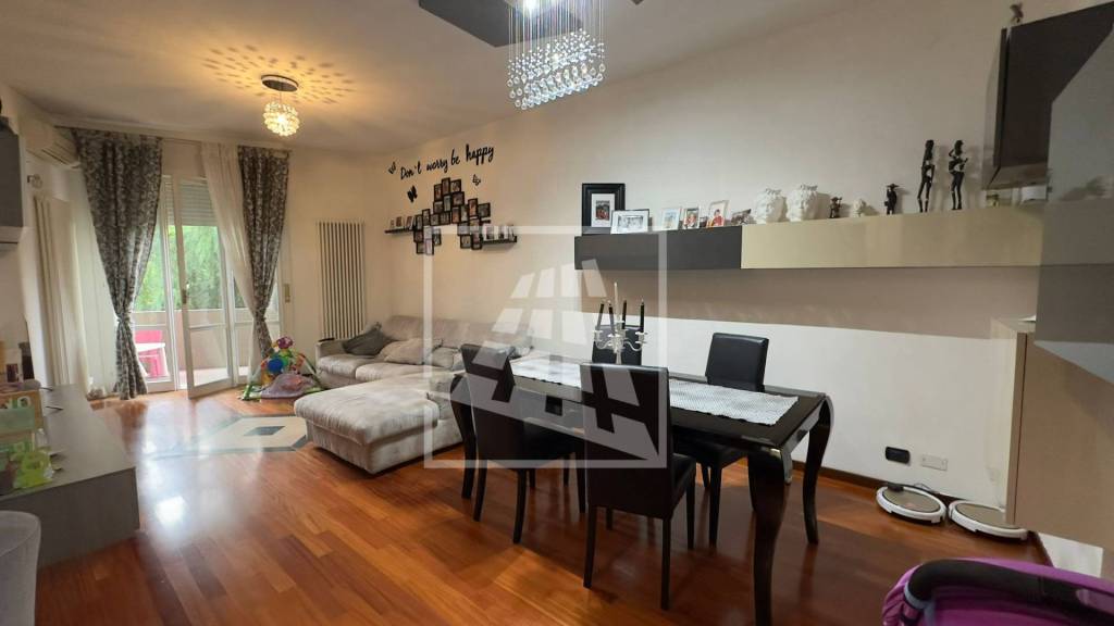 appartamento in vendita a Reggio nell'Emilia in zona Città Storica