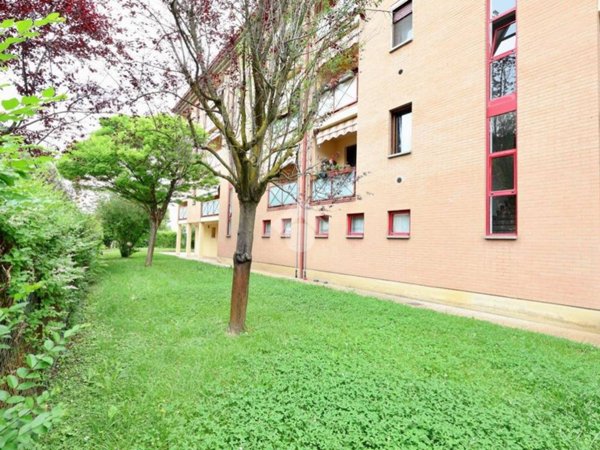 appartamento in vendita a Reggio nell'Emilia in zona Sesso