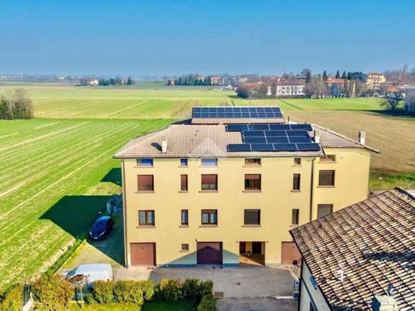 appartamento in vendita a Reggio nell'Emilia in zona Città Storica