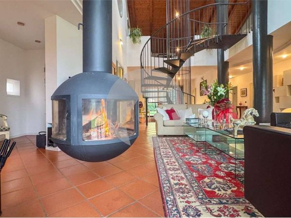 casa indipendente in vendita a Reggio nell'Emilia in zona Città Storica